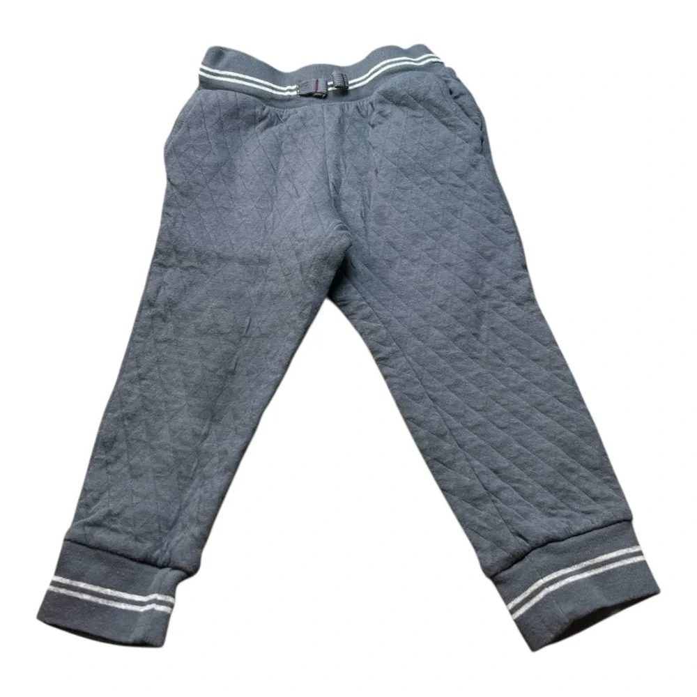 OshKosh B'gosh Gray Size 3T Comfy Athletic Set Zip-up jacket, shirt & Joggers